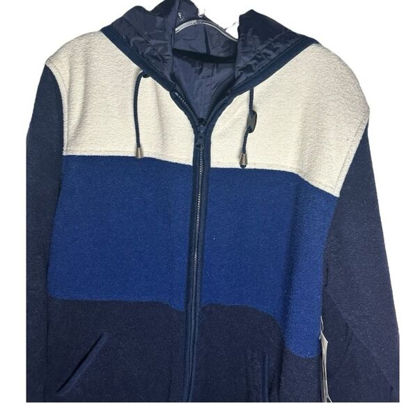 Women’s size small reversible waterproof Blue and Cream Hooded Sweater jacket. - Picture 6 of 10